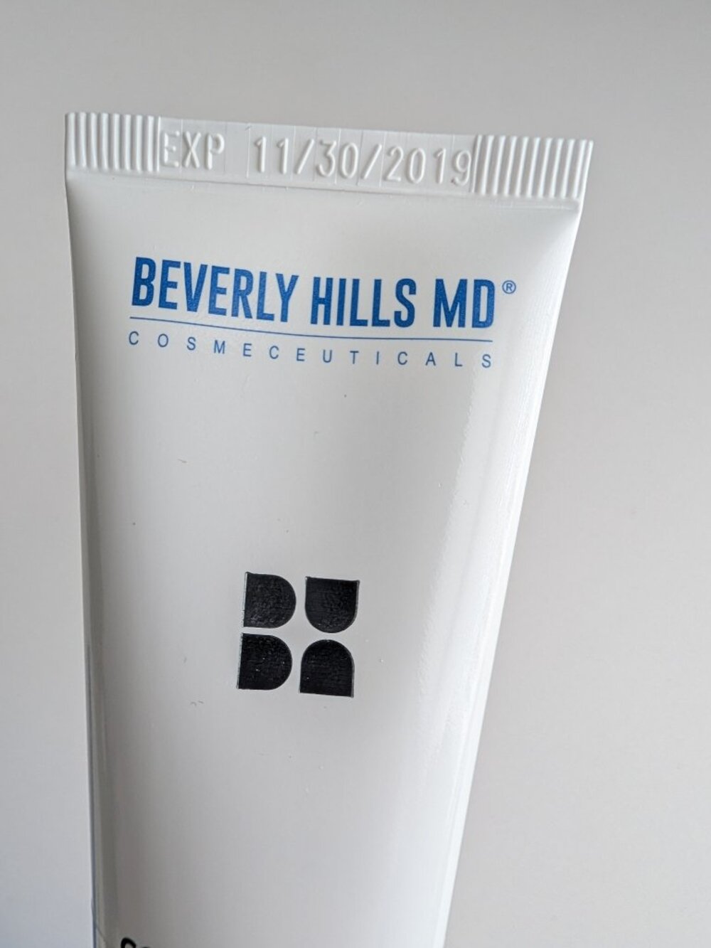 Beverly Hills MD Cover +Correct Foundation TAN SPF 50 Full Coverage SEALED HTF - Picture 5 of 7